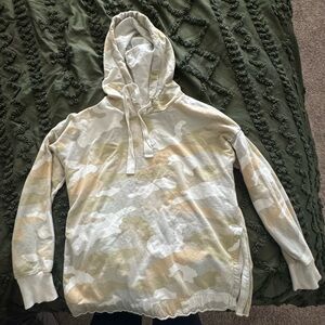 aerie camo hooded sweatshirt 100% cotton Size XS